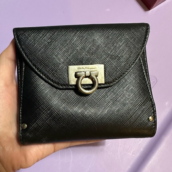 Black Salvatore Ferragamo Nero Pebble Calf Square Wallet - Picture 6 of 12